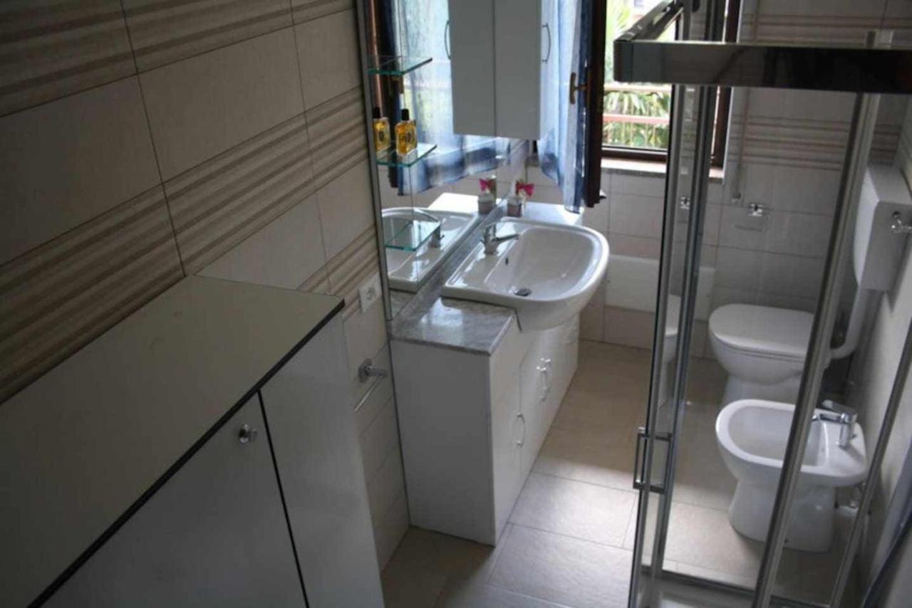Bluelake Apartament 1 Omegna Bagian luar foto